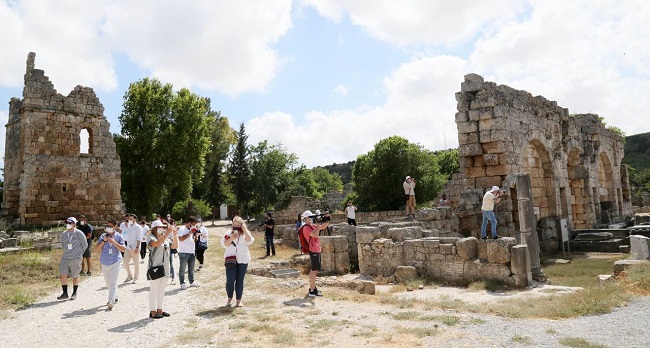 Büyükelçiler Antalya’da; ‘Güvenli turizm daha da güvenli’ mesajı