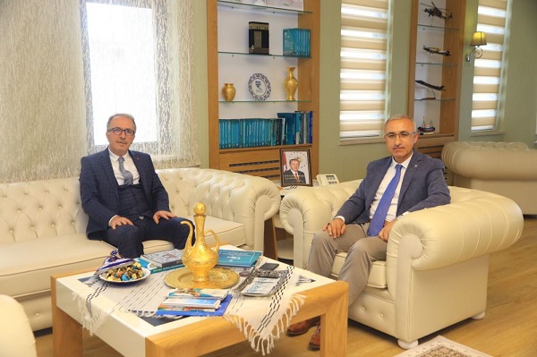 Bartın Üniversitesi Rektörü Uzun’dan RTEÜ Rektörü Karaman’a Ziyaret