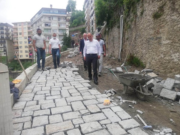 RİZE KALESİ’NİN YAYA YOLUNDA İKİNCİ ETAP YENİLEME ÇALIŞMASI BAŞLADI