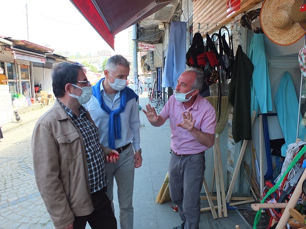 CHP Rize İl Başkanı Deniz ve Pazar İlçe Başkanı Balta Pazar Yerlerini Gezdi