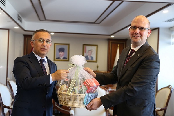 AK Parti Genel Başkan Yardımcısı Ömer İleri, Vali Kemal Çeber’i Ziyaret Etti
