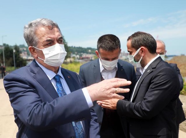 AK Parti Genel Başkan Yardımcısı Yazıcı, Rize’de Millet Bahçesinin yapıldığı alanda incelemelerde bulundu