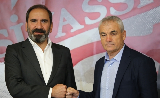 Sivasspor, Rıza Çalımbay’la 1 yıl daha yola devam edecek