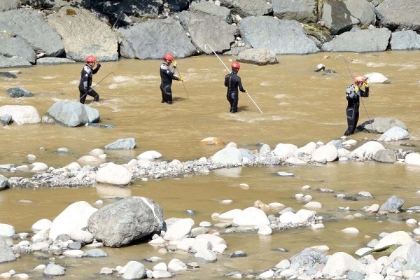 Rize’deki sel ve heyelanda kaybolan 2 kişiyi arama çalışmaları sürdürülüyor