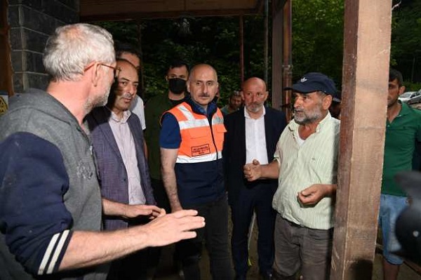 Bakan Karaismailoğlu ‘oluşan hasarları kısa zamanda ortadan kaldıracağız’