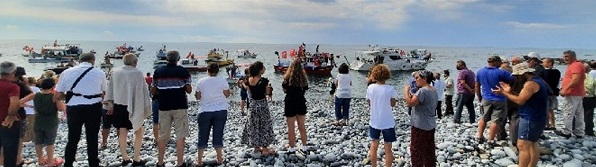 ARDEŞEN’DE KAFES BALIKÇILIĞINA DENİZDEN VE KARADAN TEPKİ: “ÇOCUKLARIM İÇİN DENİZİME DOKUNMA”