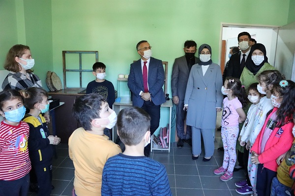 Vali Kemal Çeber’den Fındıklı Sümer İlkokulu’na Ziyaret