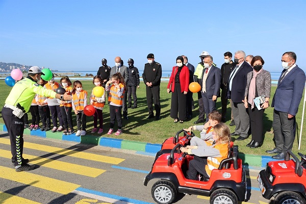 Vali Çeber, “Çocuklar İçin Güvenli Trafik” Eğitimi Açılış Programına Katıldı