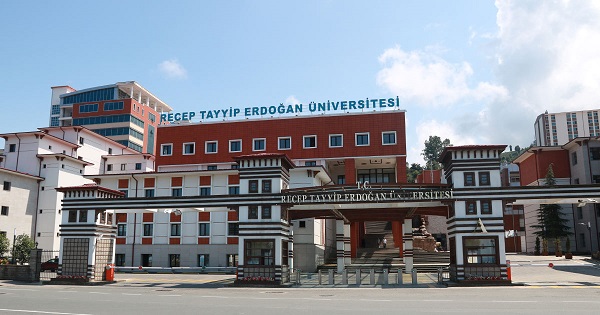 RTEÜ Times Higher Education Dünyanın En İyi Genç Üniversiteleri Listesinde 2022’de de İlk 500’de!