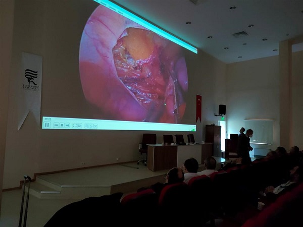 Rize’de, “Sağ Kolon Tümöründe Komplet Mezokolik Eksizyon Yapmalı mıyız?’ Sempozyumu
