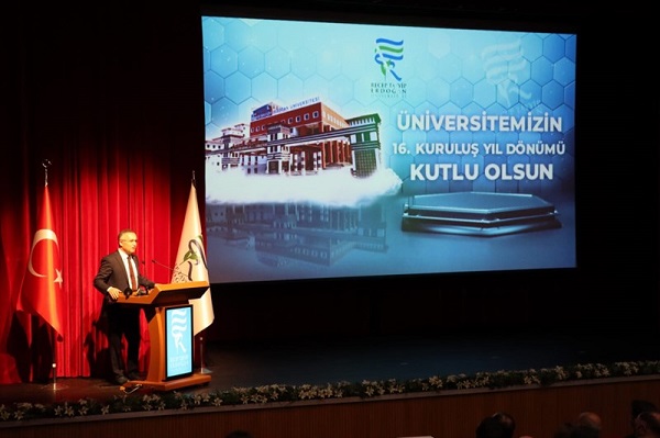 Recep Tayyip Erdoğan Üniversitesi’nin Kuruluşunun 16. Yıl Dönümü Kutlandı