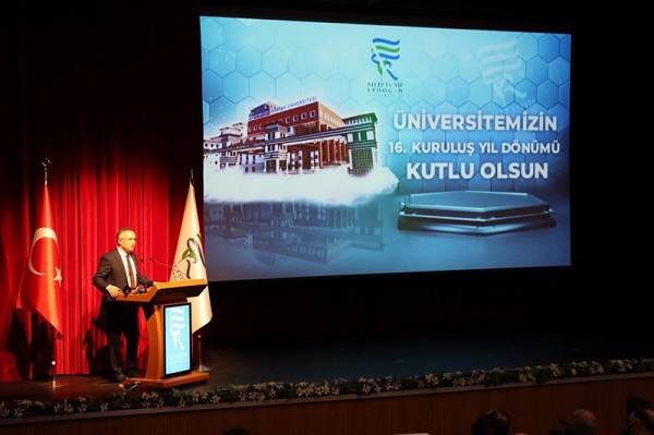 Recep Tayyip Erdoğan Üniversitesi’nin Kuruluşunun 16. Yıl Dönümü Kutlandı