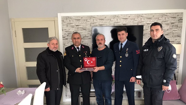 İLAHİYATÇI YAZAR YUSUF KAMBUR ”ŞEHİTLER ÖLMEZ!”