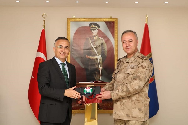 Vali Çeber, Giresun Jandarma Bölge Komutanlığını ve İl Emniyet Müdürlüğünü Ziyaret Etti