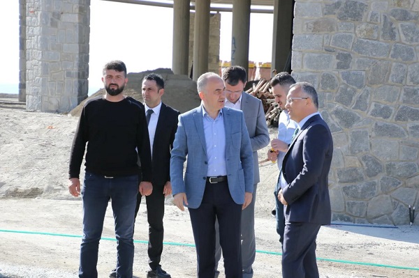 Rize Valisi Çeber ve Belediye Başkanı Metin, Deniz Feneri Sosyal Tesisinde İncelemede Bulundular