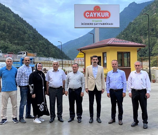 ÇAYKUR İKİZDERE ORGANİK ÇAY FABRİKASINA KAYMAKAM VE GENEL MÜDÜRDEN ZİYARET
