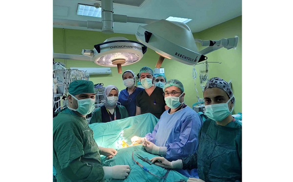 Rize’de ilk ! Hasta uyutulmadı, şah damarı ameliyatı yapıldı