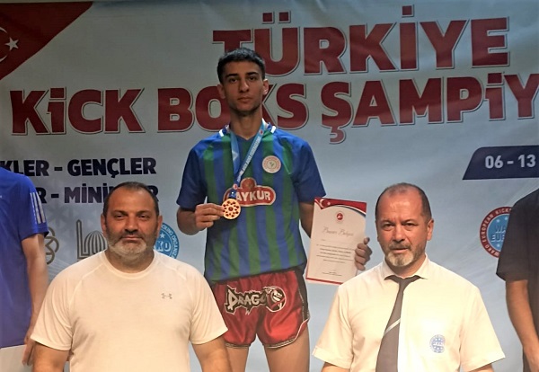 RİZELİ MİLLİ SPORCU KOYUNCU, KİCK BOKS LOWKİCK TÜRKİYE ŞAMPİYONU OLDU
