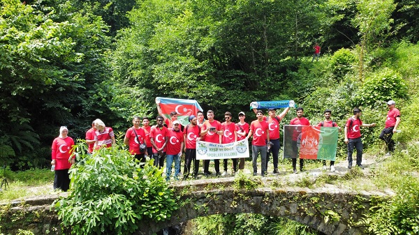 SALVADER VE RİÜDER 15 TEMMUZ İÇİN 6 KM. YÜRÜDÜLER