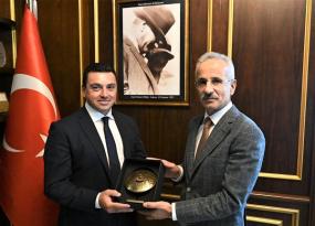 BAKAN URALOĞLU, BAKAN AARON FARRUGIA’YI KABUL ETTİ