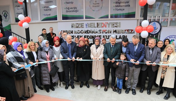 RİZE BELEDİYESİ KADIN KOORDİNASYON MERKEZİ MESLEK EDİNME KURSU TÖRENLE AÇILDI